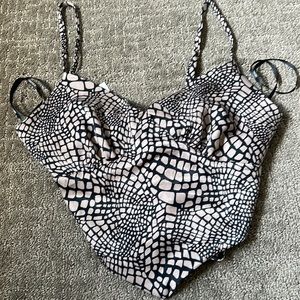 Crop bandana style top